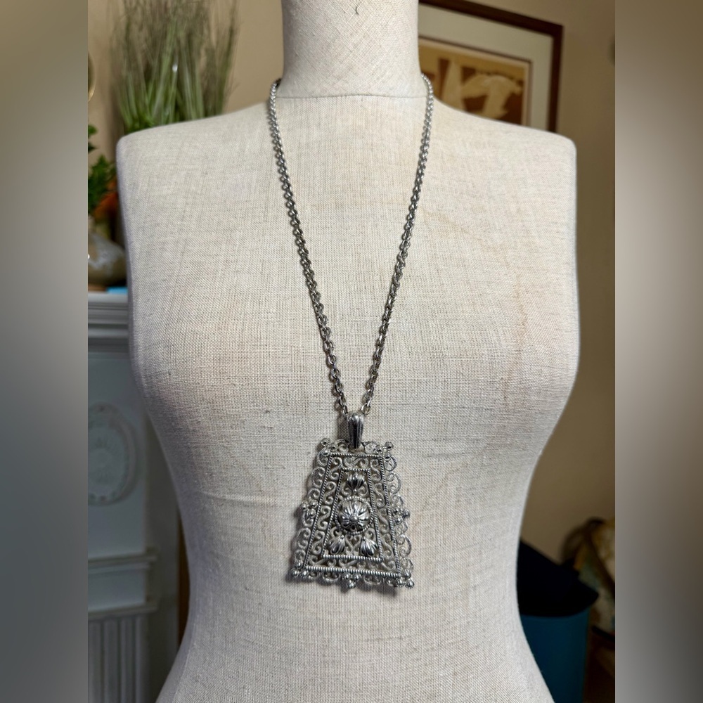 Vintage Crown Trifari Silver Tone Statement Ornate Filigree Pendant Necklace